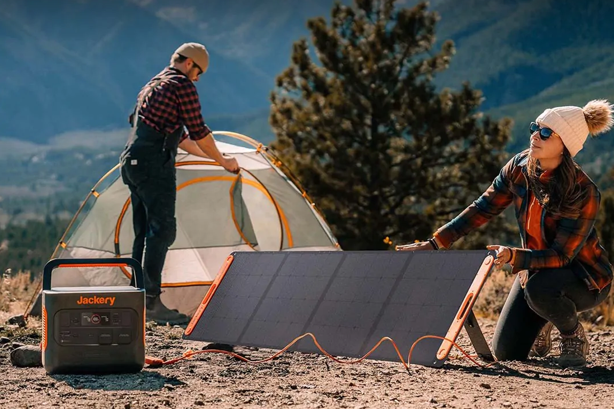 Energy Harvesting per Fotografi: Caricare le Batterie con Pannelli Solari Portatili