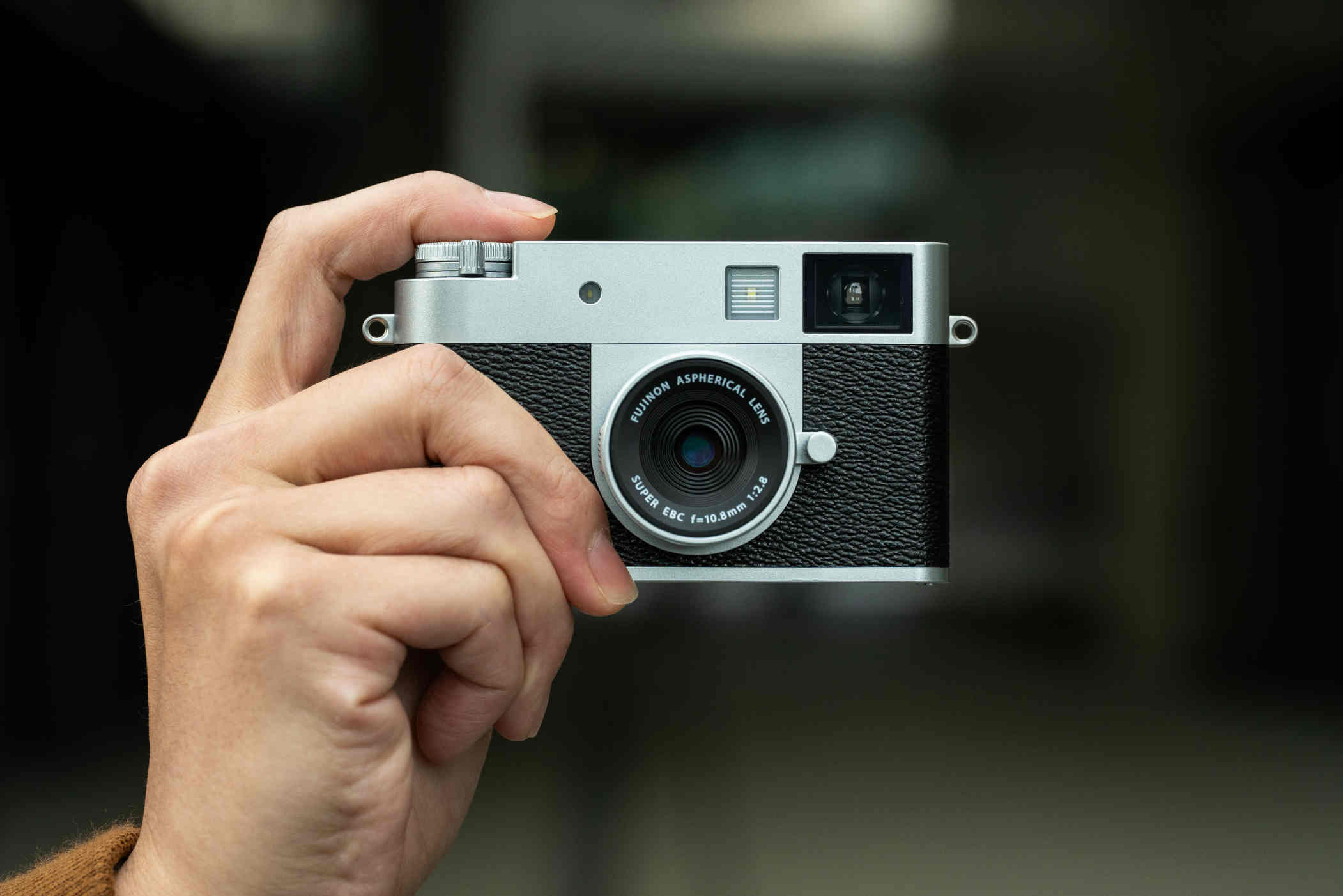 Fujifilm X half: la nuova compatta creativa che guarda al futuro con il cuore nel passato