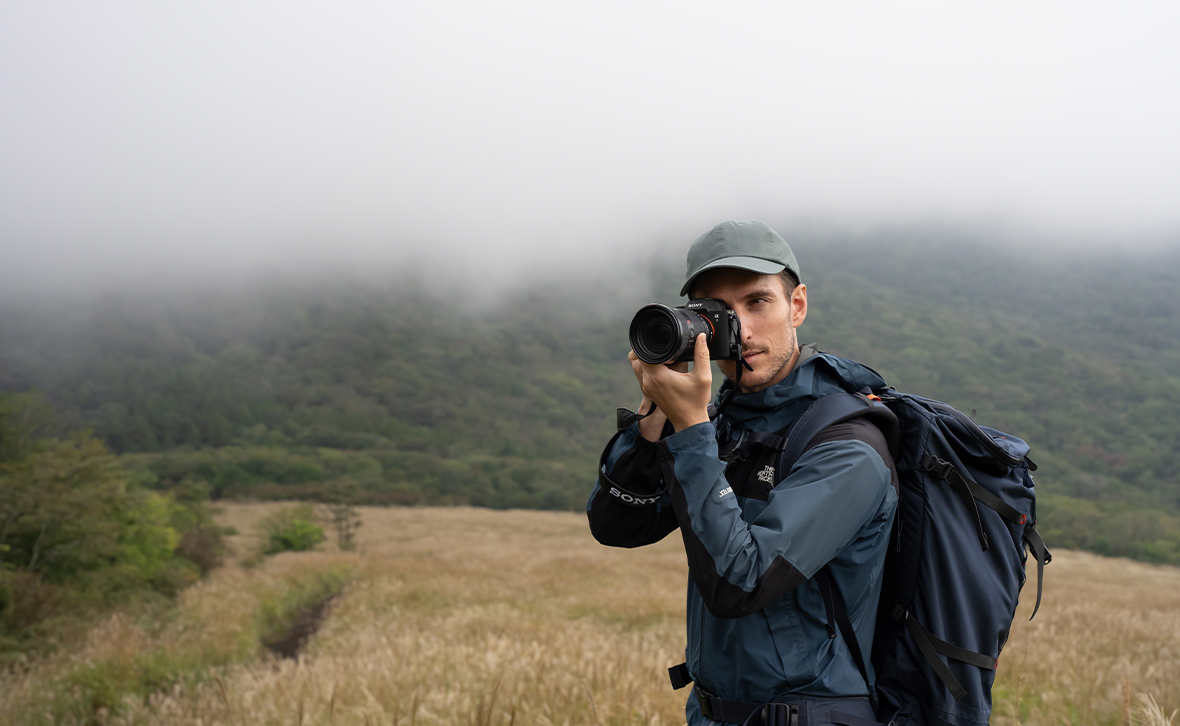 Sony Alpha 7 V: la nuova full frame che ridefinisce la creatività ibrida